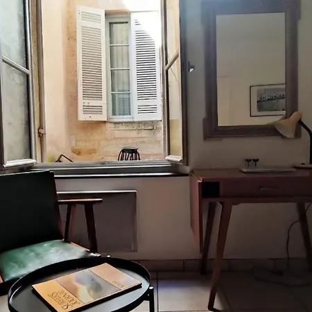 Apartment Bordeaux Historical Center * Bordeaux